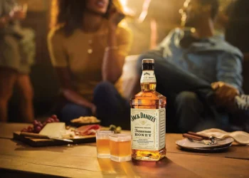 What Makes Jack Daniel’s a Favorite Among Whiskey Drinkers? Exploring User Feedback and Reviews