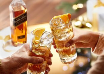 What Makes Johnnie Walker So Popular Among Whisky Lovers and What Do Users Really Think About It?