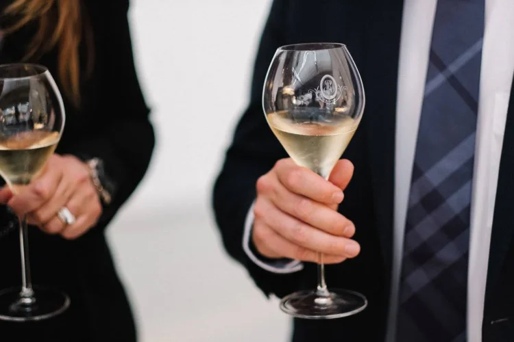 What Drives the Devotion of Louis Roederer’s Users and How Do They Review the Iconic Champagne?