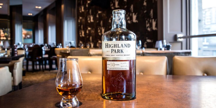 What’s the Real Difference Between Scotch and Bourbon? Uncovering the Secrets!