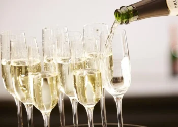 Can You Tell the Difference Between Vintage and Non-Vintage Champagne?