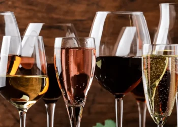 Is There a Right Way to Taste Champagne?