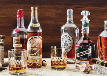 How Do Whiskey and Bourbon Differ from Rye Whiskey?