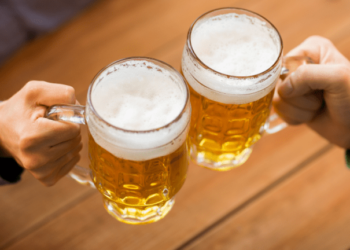 How to Assess the Quality and Flavor of Beer by Its Foam