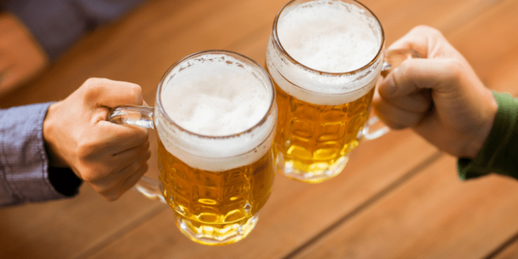 How to Assess the Quality and Flavor of Beer by Its Foam