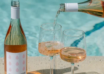 Rosé Wine: Why Does Its Romantic Hue Always Captivate the Heart?
