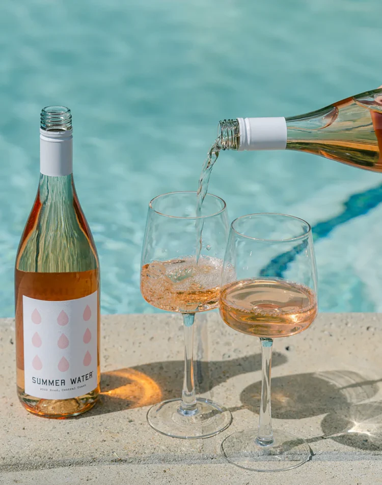 Rosé Wine: Why Does Its Romantic Hue Always Captivate the Heart?