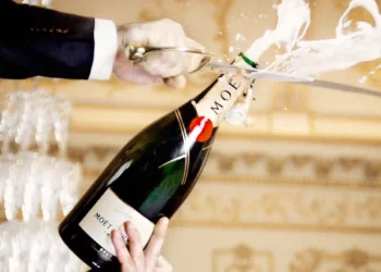 Champagne vs. Other Sparkling Wines: What Sets It Apart and Why It Leads the Party Trend