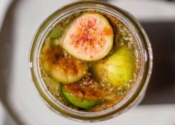 Which Yeast Strain Shapes Flavor More Than the Grape Itself?