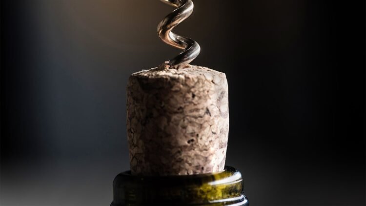 How Does Bottle Closure Control Oxygen Over Time?