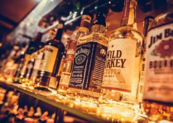 The Origins of Grain Spirits: Power, Society, and the Birth of Distilled Alcohol