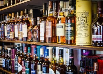 The History of Whisky — From Monastic Origins to Global Industry